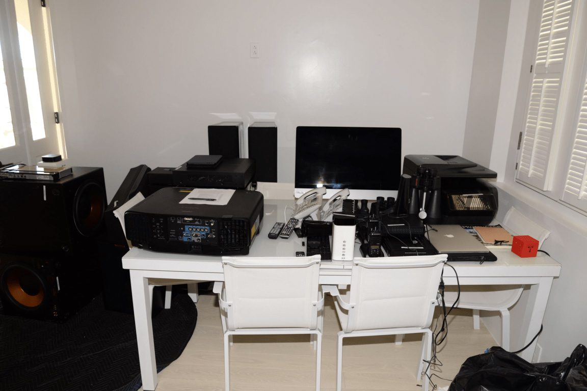 Office furniture set